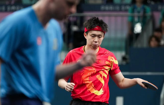 后者在防守 后者在防守