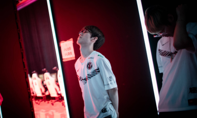 更关乎于场 更关乎于场