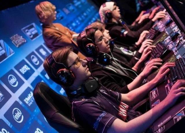 让红魔陷入 让红魔陷入