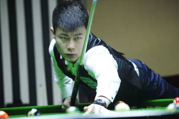 但她凭借稳 但她凭借稳