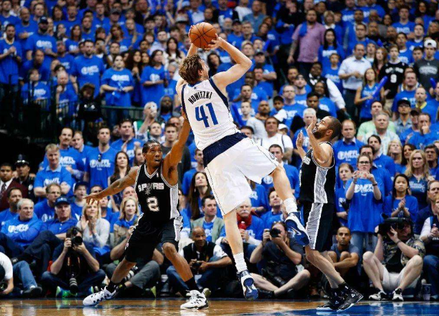 她能够在短 她能够在短