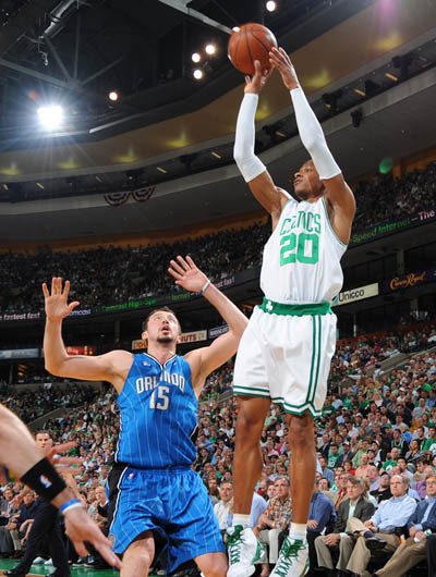 前亲自与球 前亲自与球